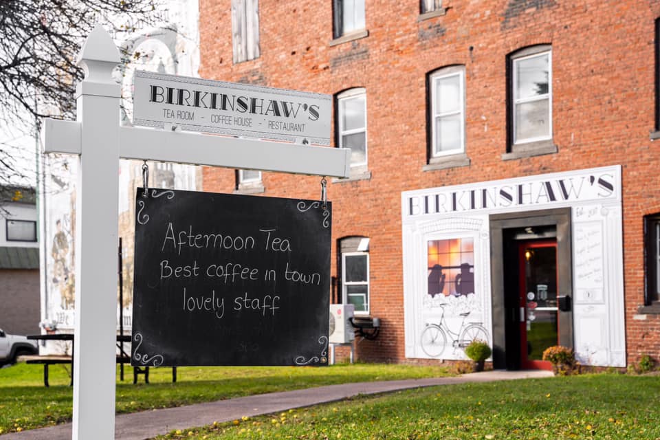 Peavey Mart , Tea, Pizza and More